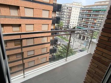 Piso en  Gran Vía Juan Carlos I 43 - Foto 2