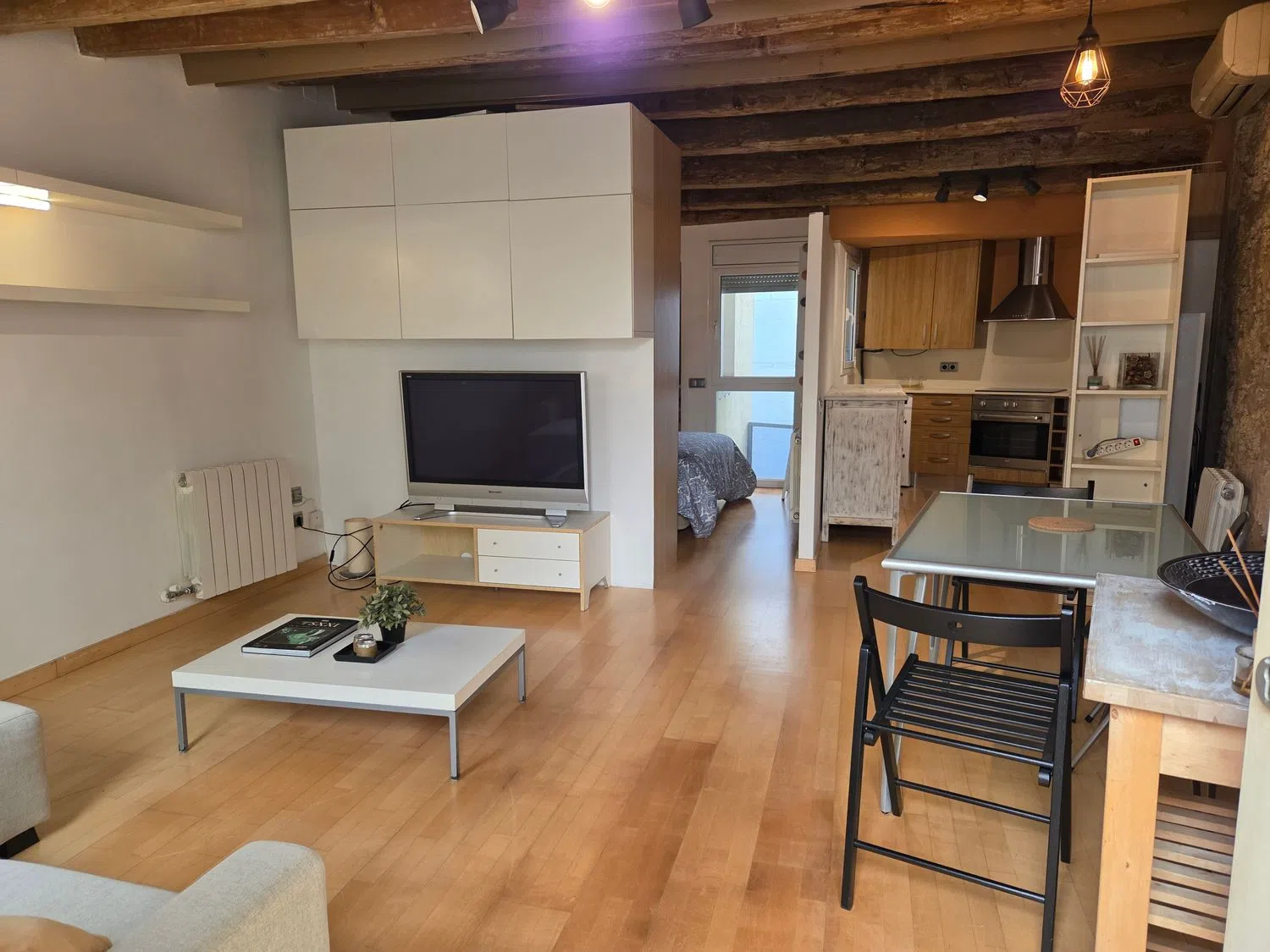 Estudio en calle de Valldonzella, 7 - Foto 1
