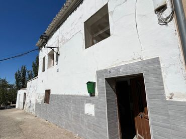 Casa adosada en  Calle Barrio Bajo 22 - Foto 2