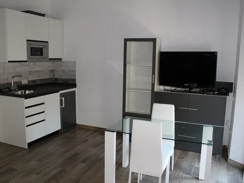 Estudio en calle Escoberos, 7