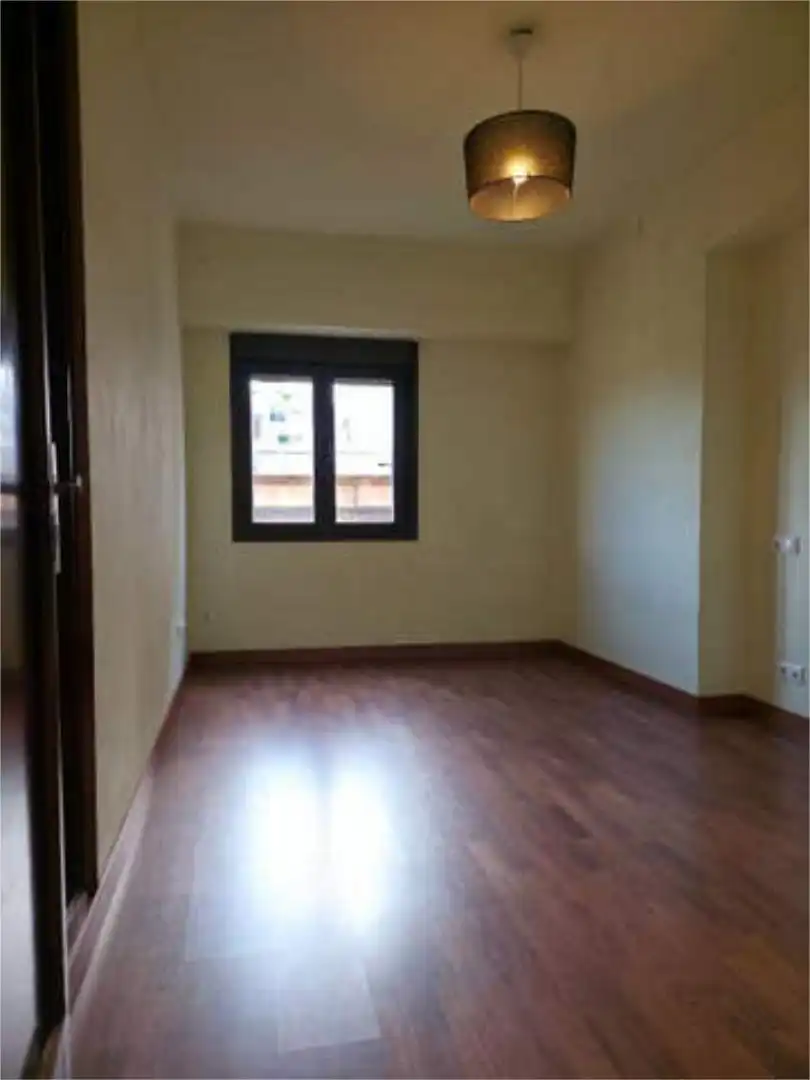 Piso en Calle Ramón Muntaner - Foto 6