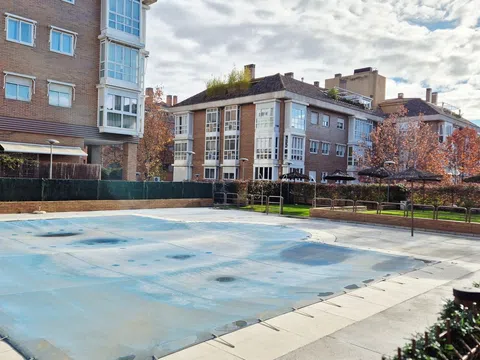 Piso en calle Bahía de Almería, 28