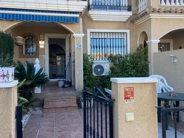 Chalet adosado en Avenida de la Mancha s/n - Foto 5