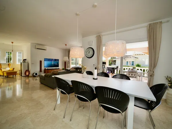 Casa independiente en Urb. villa El Higuerón - Capellanía - Foto 11