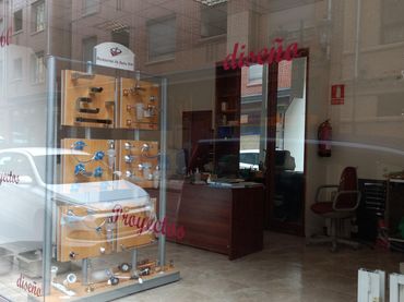 Local comercial en Oviedo - Foto 4