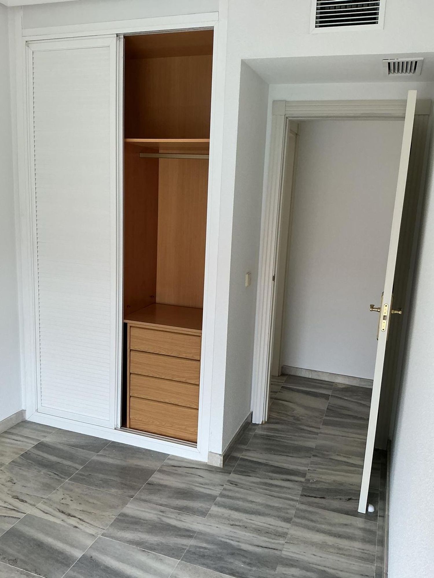 Piso en calle Cueva de Menga, 3 - Foto 10