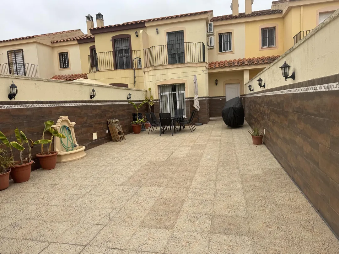 Casa adosada en  Calle Ermita de la Yedra 45