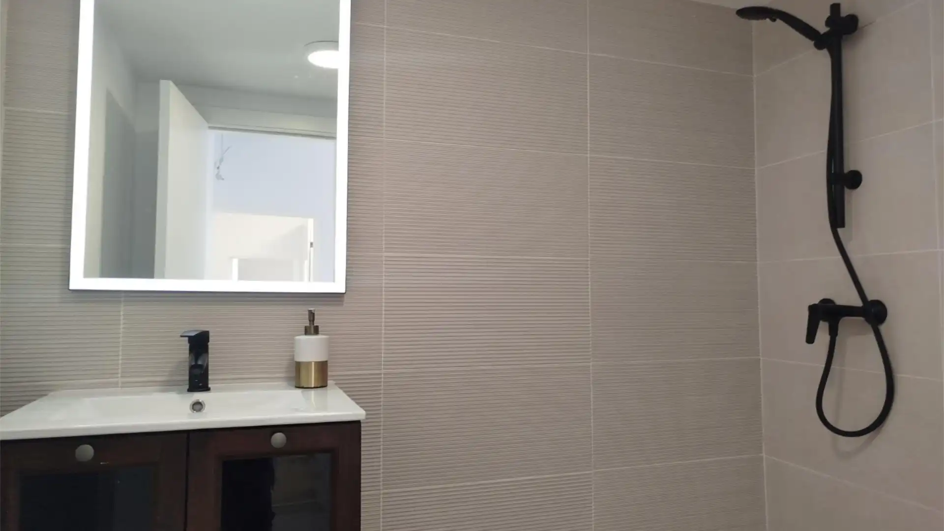 Casa adosada en  Calle Puerta Antequera 14 - Foto 6