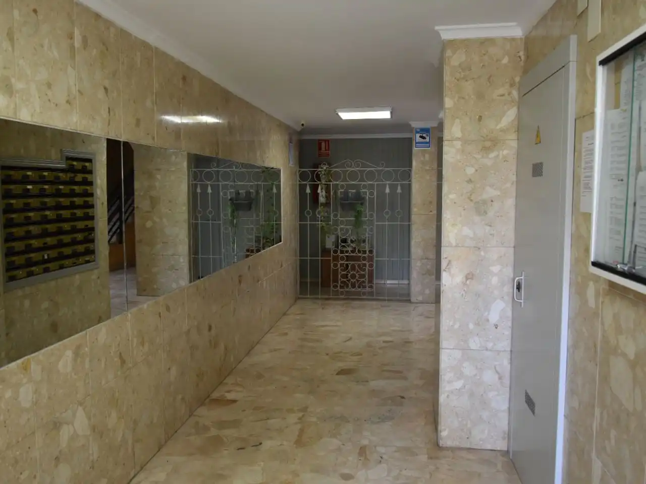 Piso en  Calle Simeón Giménez Reyna 4 - Foto 4