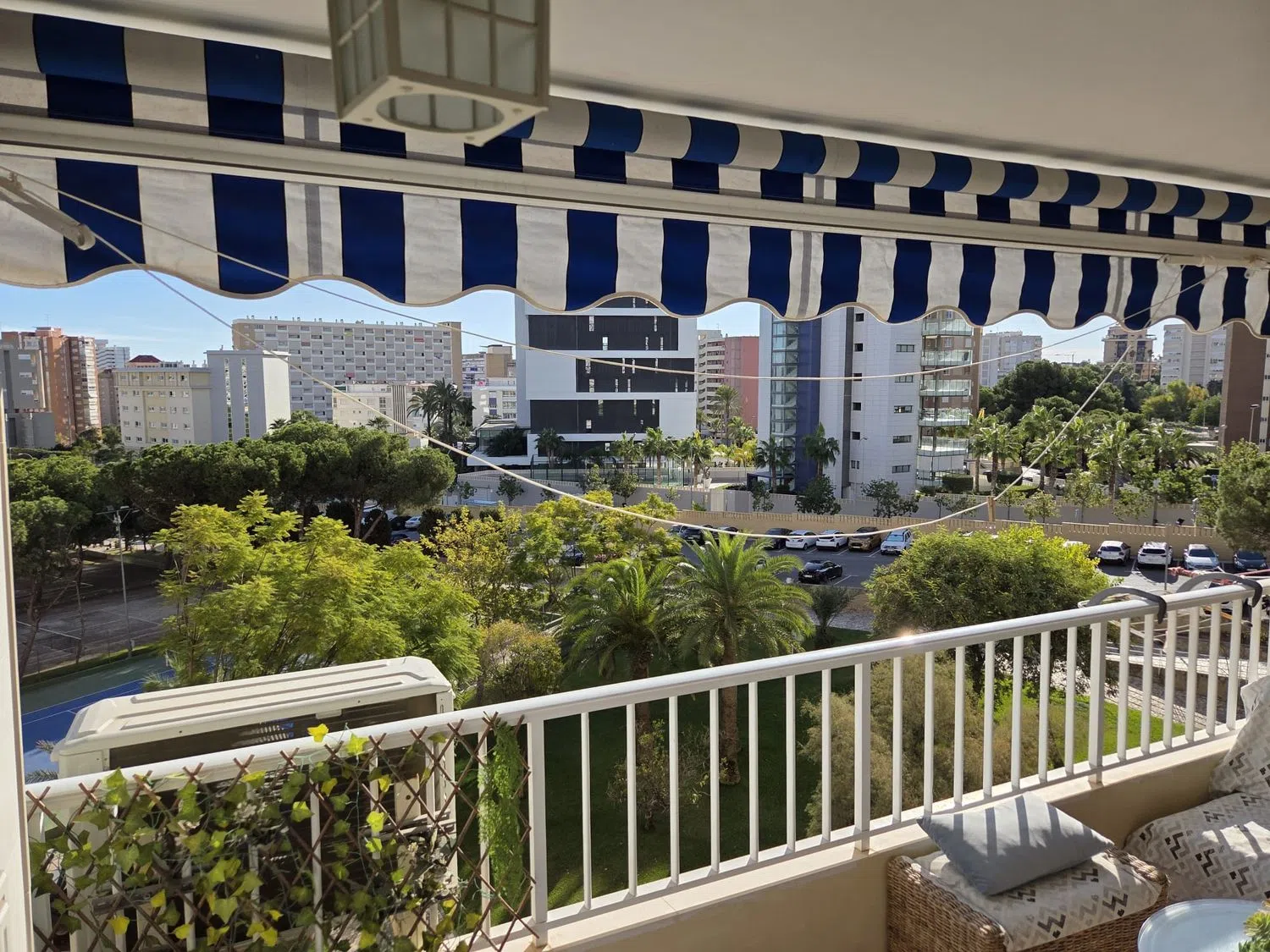 Piso en avenida Benidorm, 18 - Foto 2