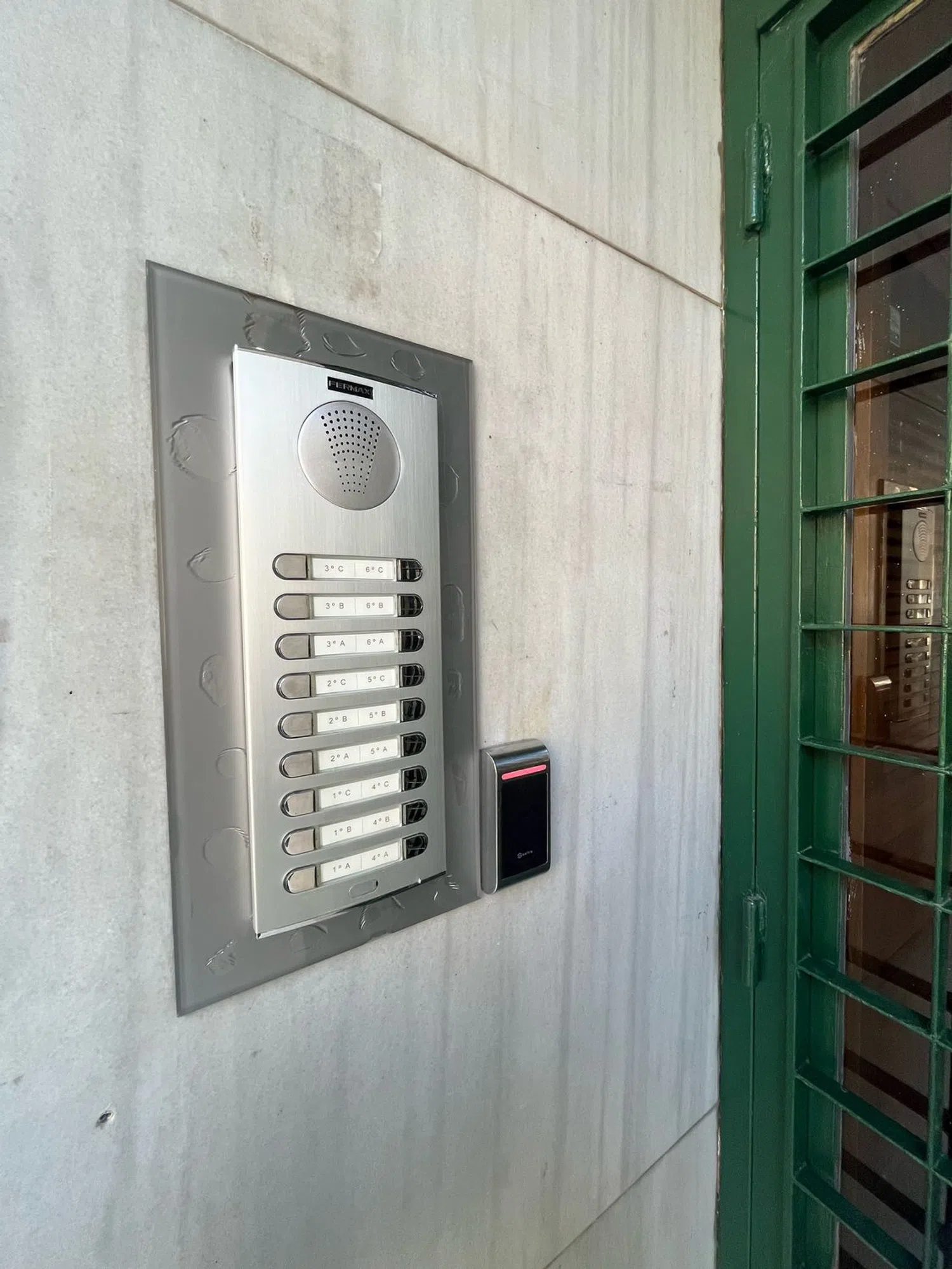 Piso en calle Héroe de Sostoa, 35 - Foto 2