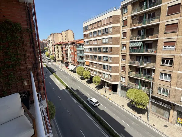 Piso en Avenida de Zaragoza, 64, Azpilagaña - Foto 2