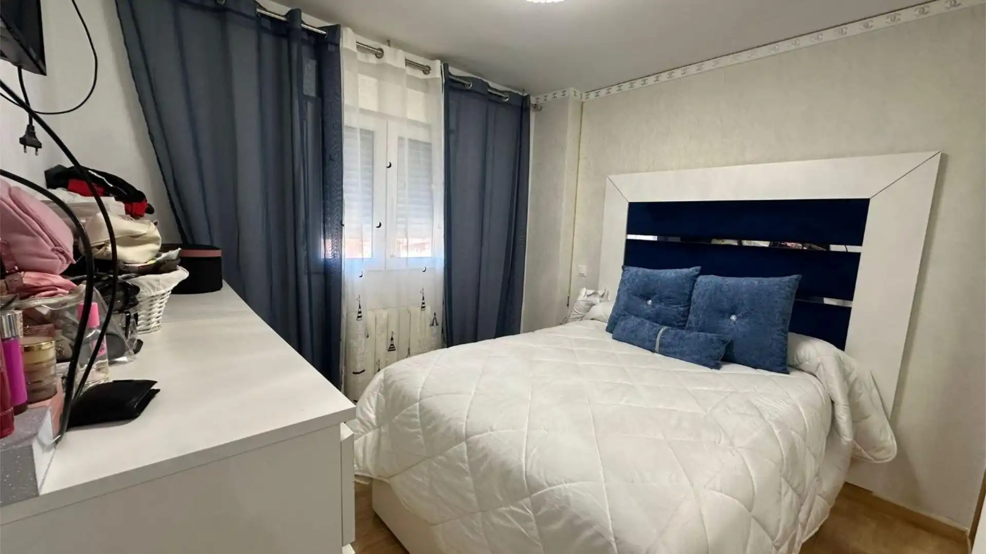 Piso en  Avenida de Rafael Alberti 12 - Foto 13