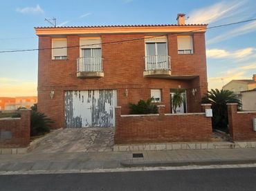 Chalet en  Carrer de Josep Porres Grau 8 - Foto 3
