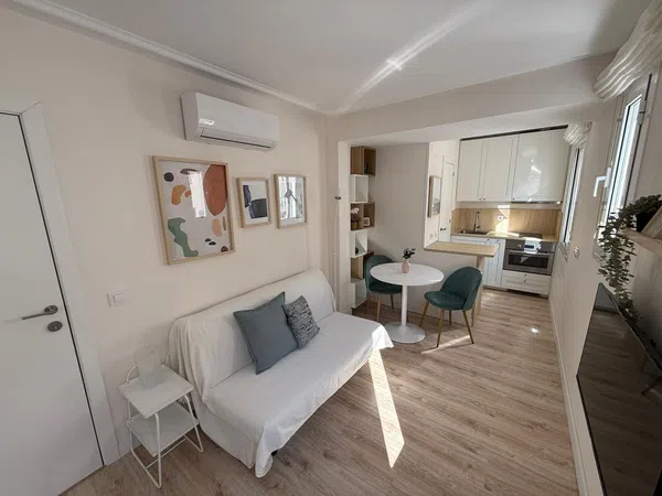Estudio en calle de Oudrid, 14