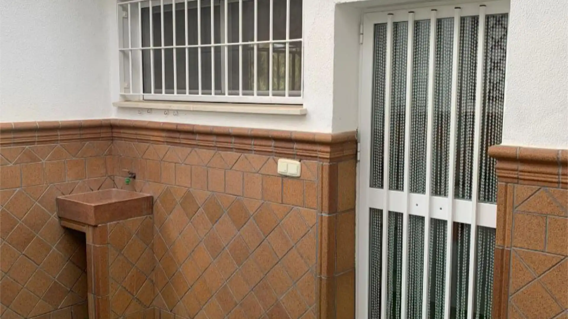 Casa adosada en  Calle de la Hijuela 19 - Foto 15