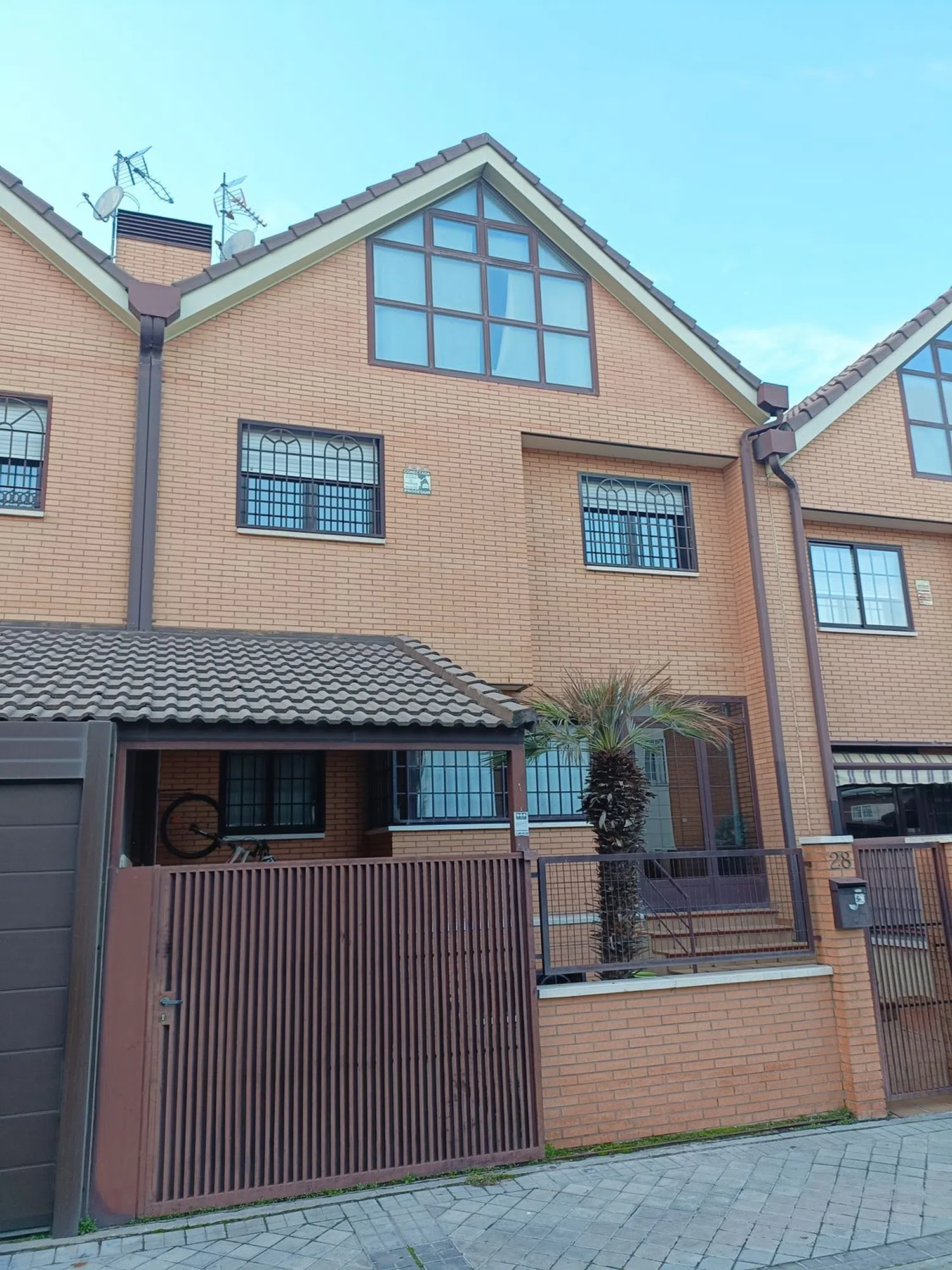 Chalet adosado en calle de la Atlántida, 28 - Foto 2