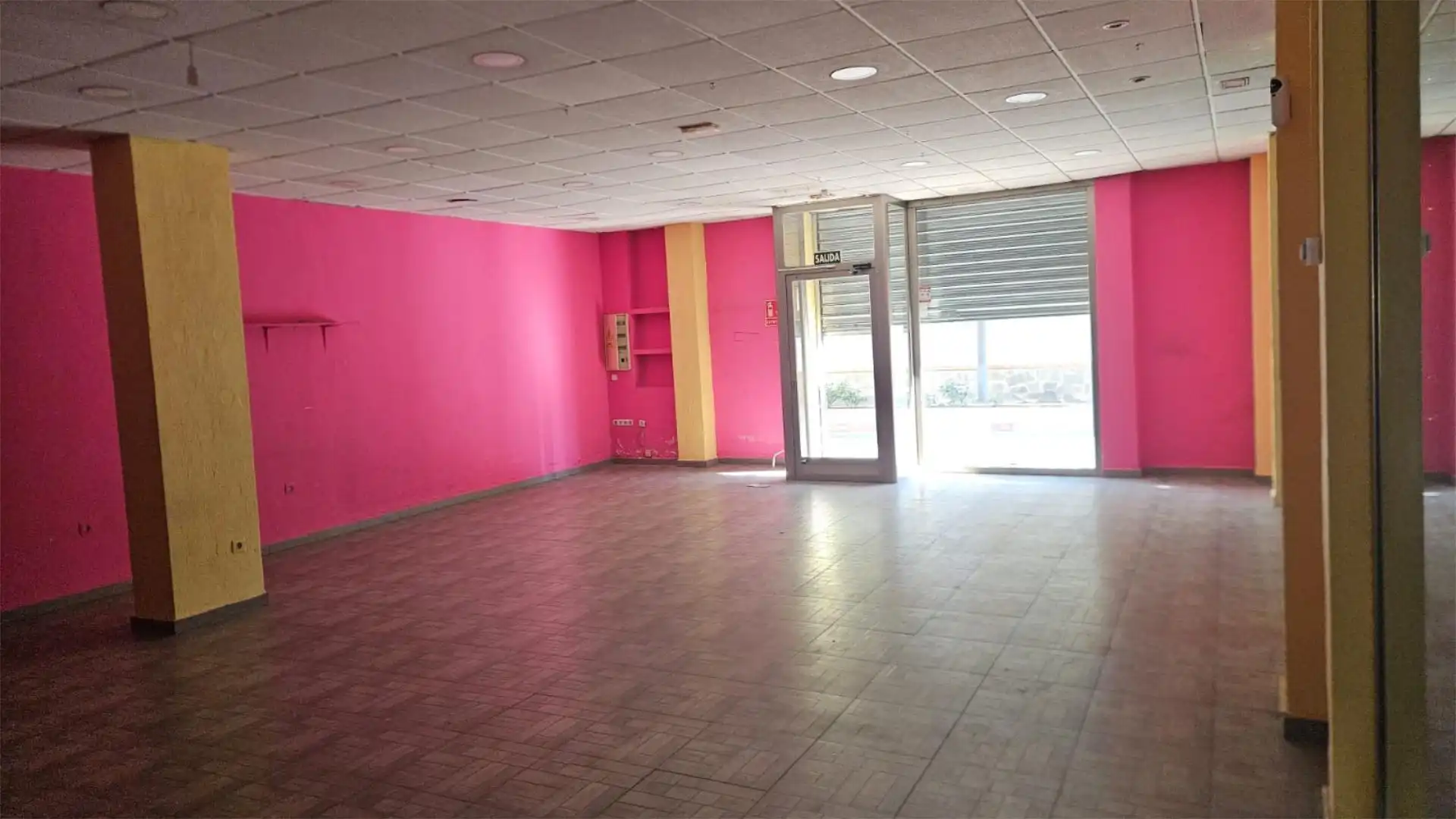 Local comercial en  Calle Gonzalo Torrente Ballester 29 - Foto 2
