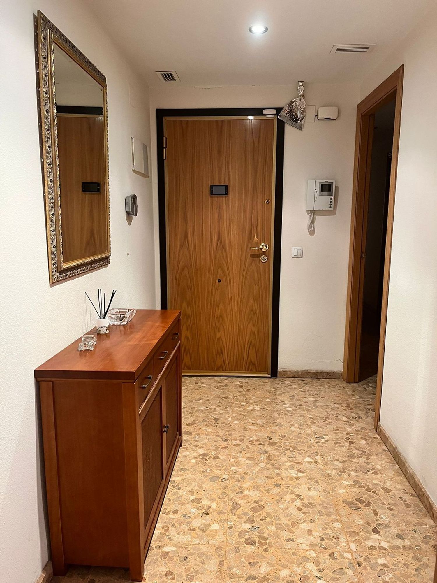 Piso en calle de l'Almirall Cruïlles, 19 - Foto 3