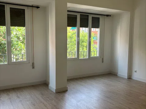 Piso en calle de Ferraz, 79