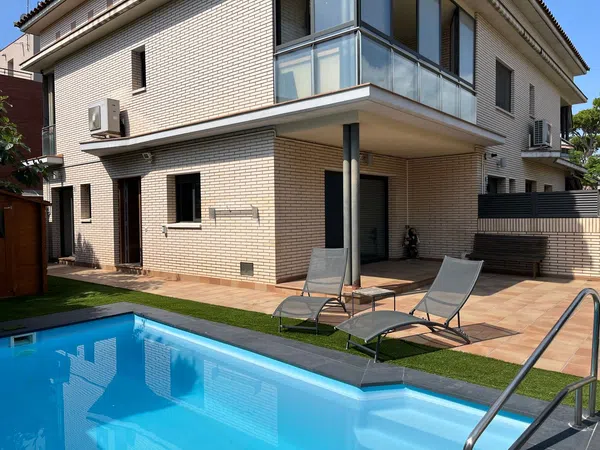Chalet adosado en Calle 5, 30 - Foto 3