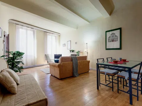 Piso en calle de Viladomat, 230