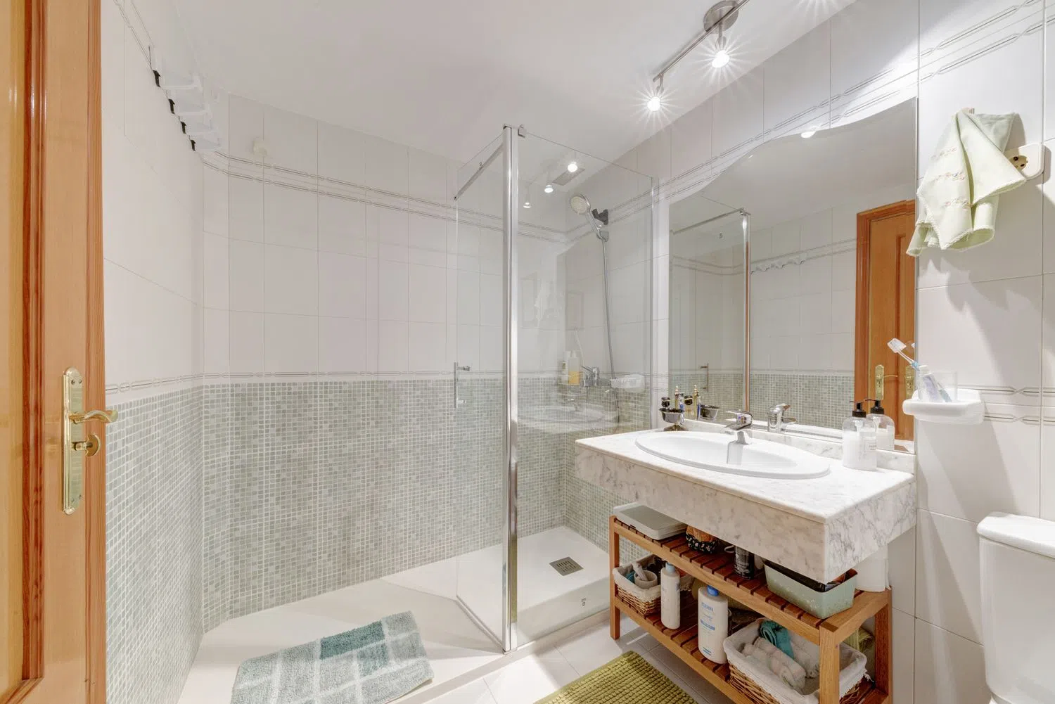 Chalet adosado en Barrio Valdezarza - Foto 26