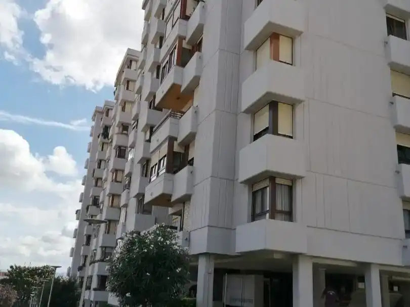 Piso en  Avenida de Valdecilla 27 - Foto 3