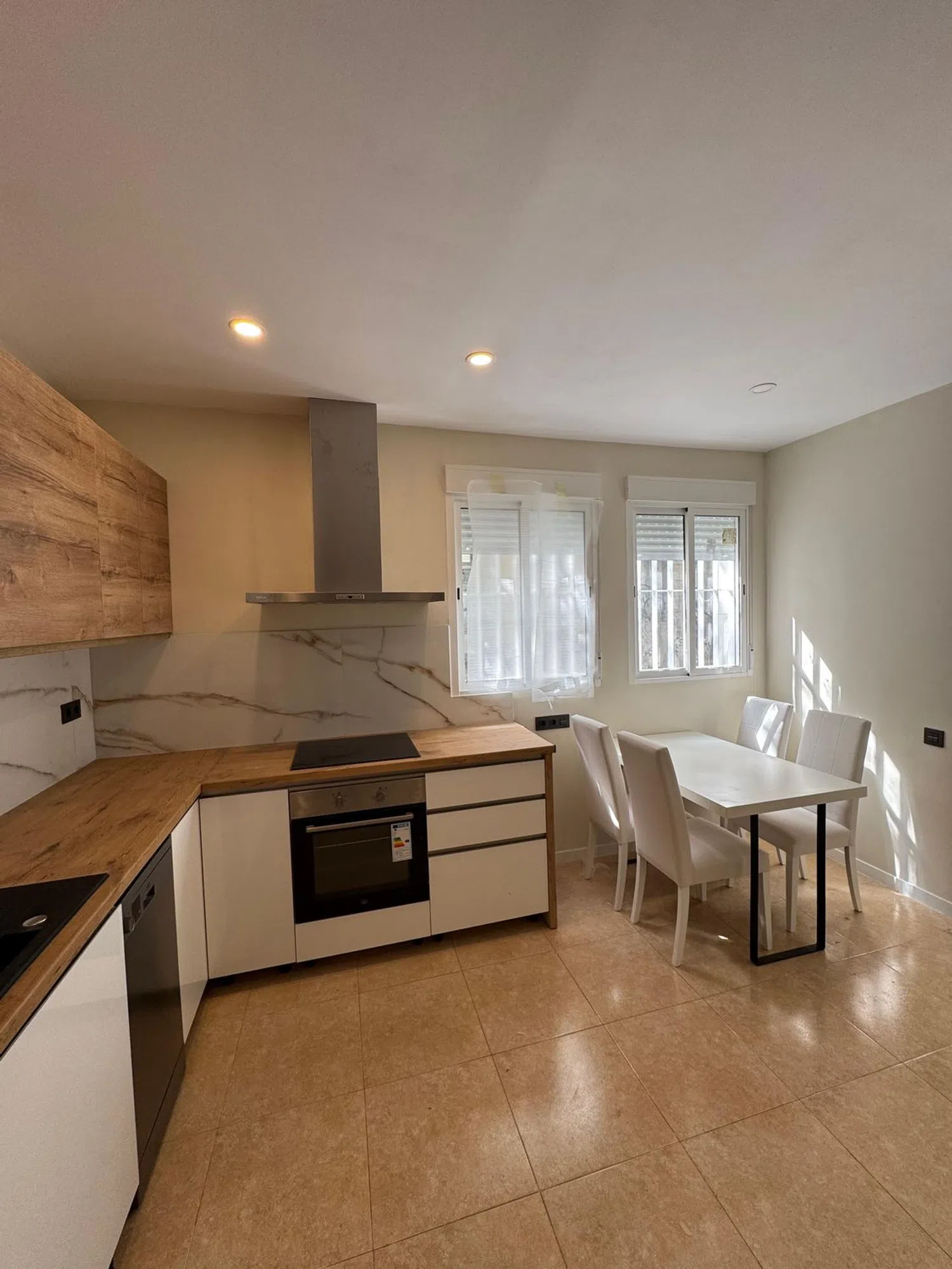 Estudio en calle de Finlàndia, 37 - Foto 1