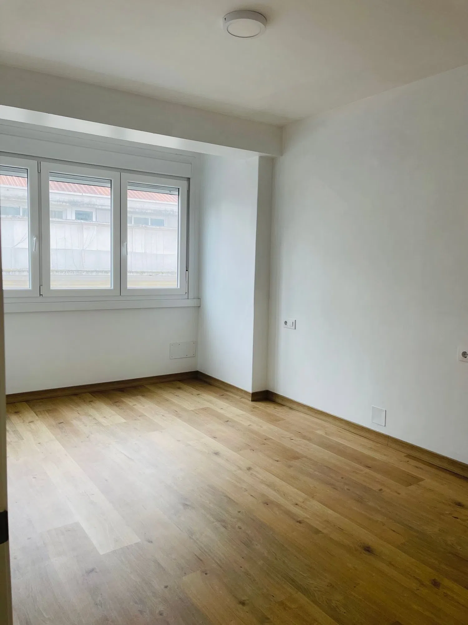 Piso en calle Santiago de la Iglesia, 3 - Foto 3