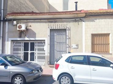 Casa adosada en  Calle San Julián 21 - Foto 1