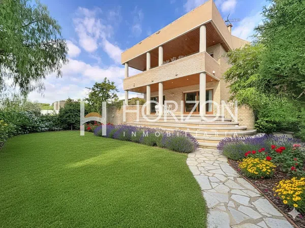 Casa o chalet independiente en Avenida Maestra Dolors Barceló - Foto 1