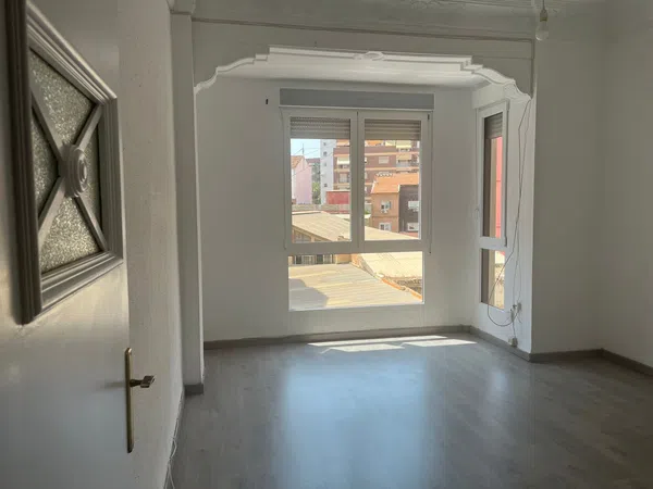 Piso en Calle de Sagunt, 106 - Foto 2