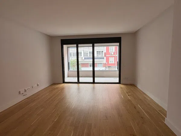 Piso en calle de Nieremberg, 10