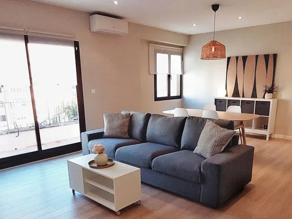 Piso en plaza de Santa Pagesa, 2