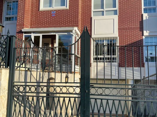Chalet adosado en Calle Oslo, 28 - Foto 4