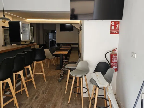 Bar, bocatería en traspaso en Calle de Bernat Descoll, 52 - Foto 2