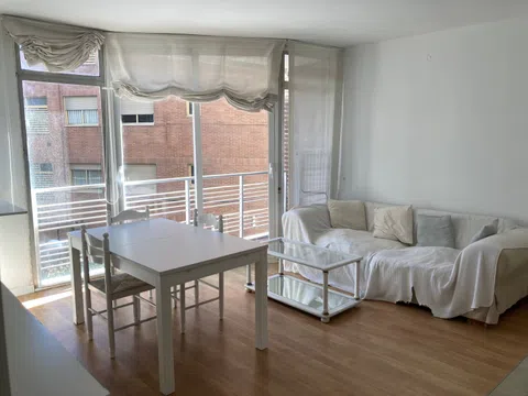 Piso en calle de Cartagena, 80