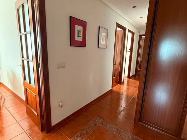 Piso en Avenida de Hermanos Perez Casariego, 3 - Foto 4