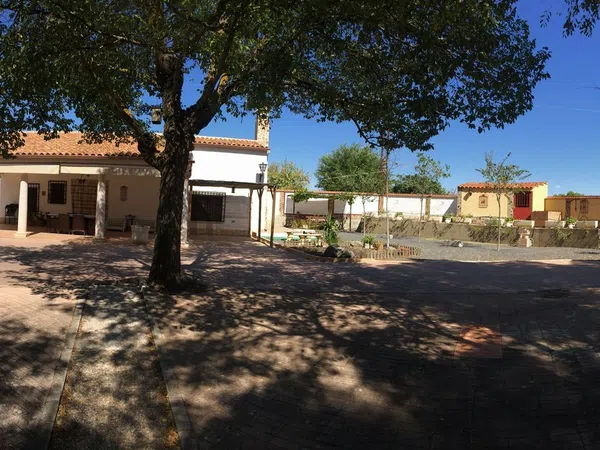 Casa o chalet independiente en Camino de la Cobatilla s/n - Foto 3