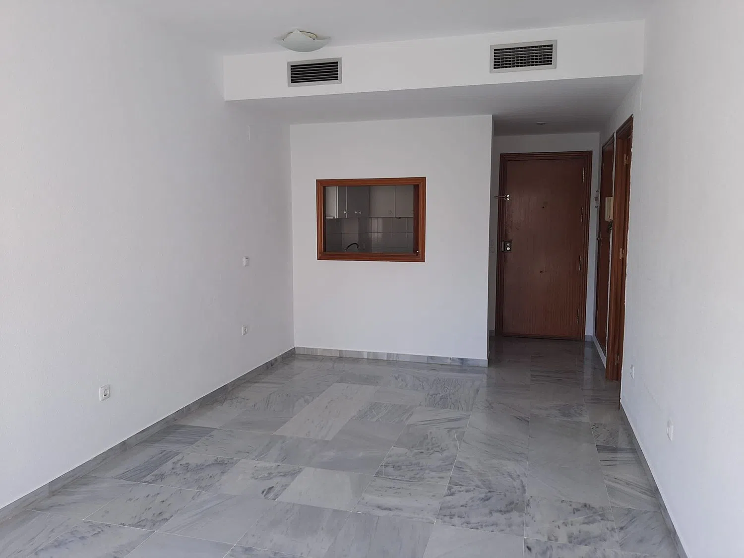 Piso en Barrio Buhaira - Huerta del Rey - Foto 2