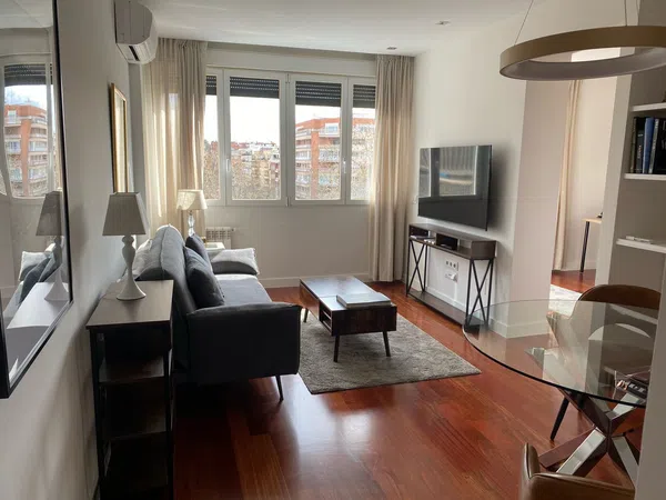 Piso en avenida del General Perón, 25 - Foto 1