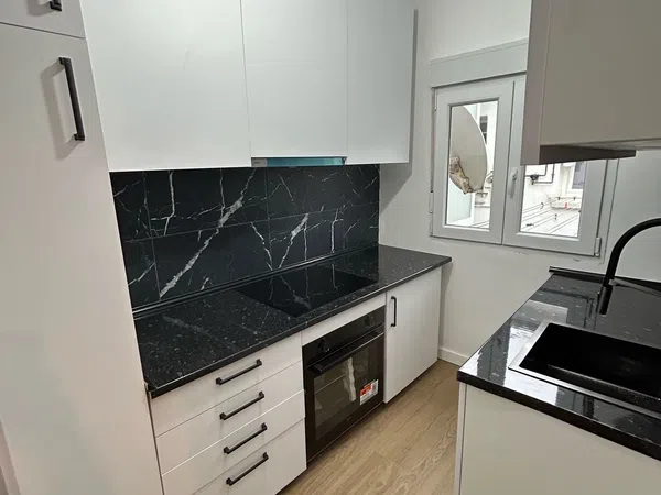 Piso en Reyes Católicos - Foto 1