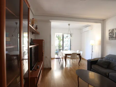 Piso en calle de Campoamor, 16