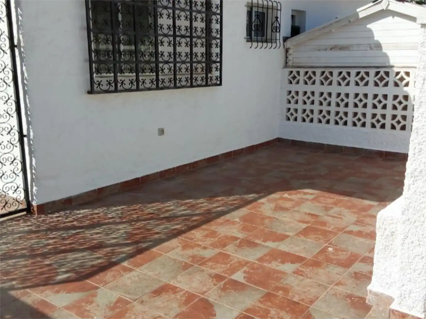 Casa adosada en avenida Avenida 8 Marzo 43 - Foto 2