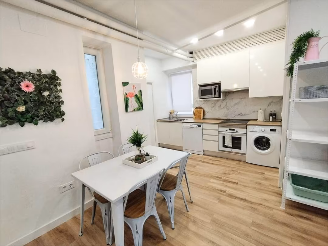 Apartamento en paseo del Pintor Rosales 52 - Foto 3