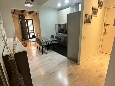 Piso en calle de Altamirano, 13