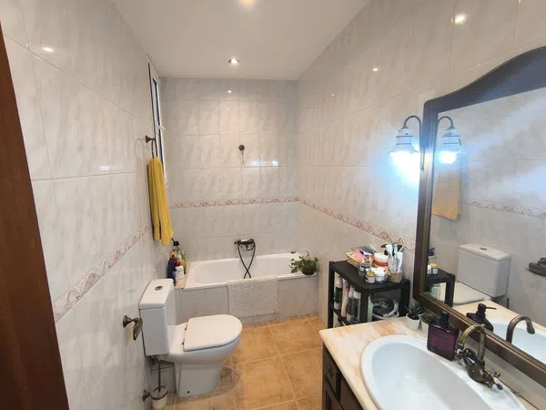 Chalet adosado en Calle de Lluís Carulla, 24 - Foto 6
