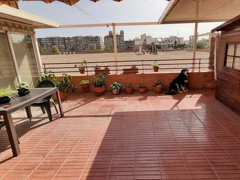 Piso en avenida de los Jarales, 1