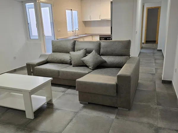 Piso en calle Angustias, 4